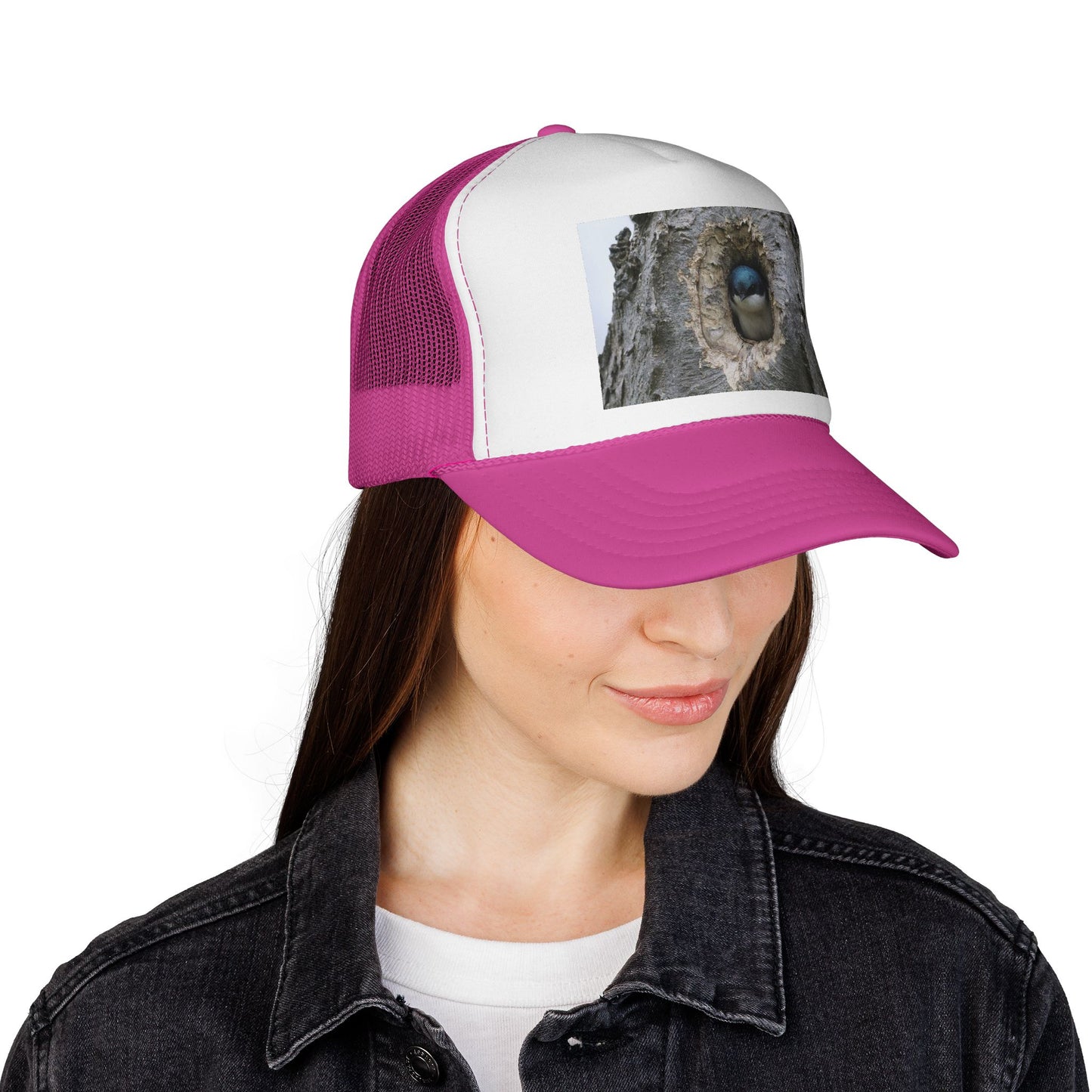 Bluebird Nest Trucker Cap – Cute Bird in Tree Hole Photo Hat