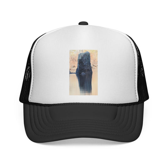 Trucker Hat with Vintage Bear Photo — Rustic Outdoor Wildlife Cap