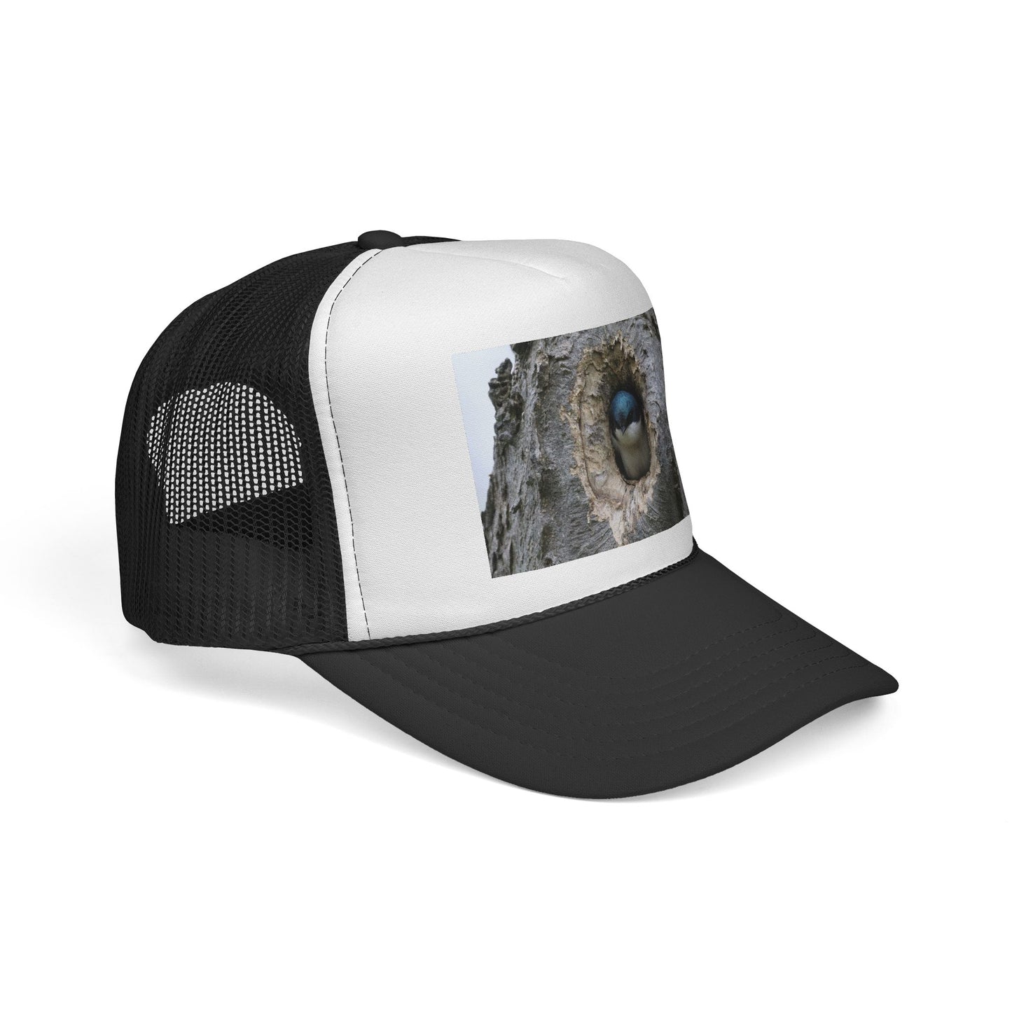 Bluebird Nest Trucker Cap – Cute Bird in Tree Hole Photo Hat