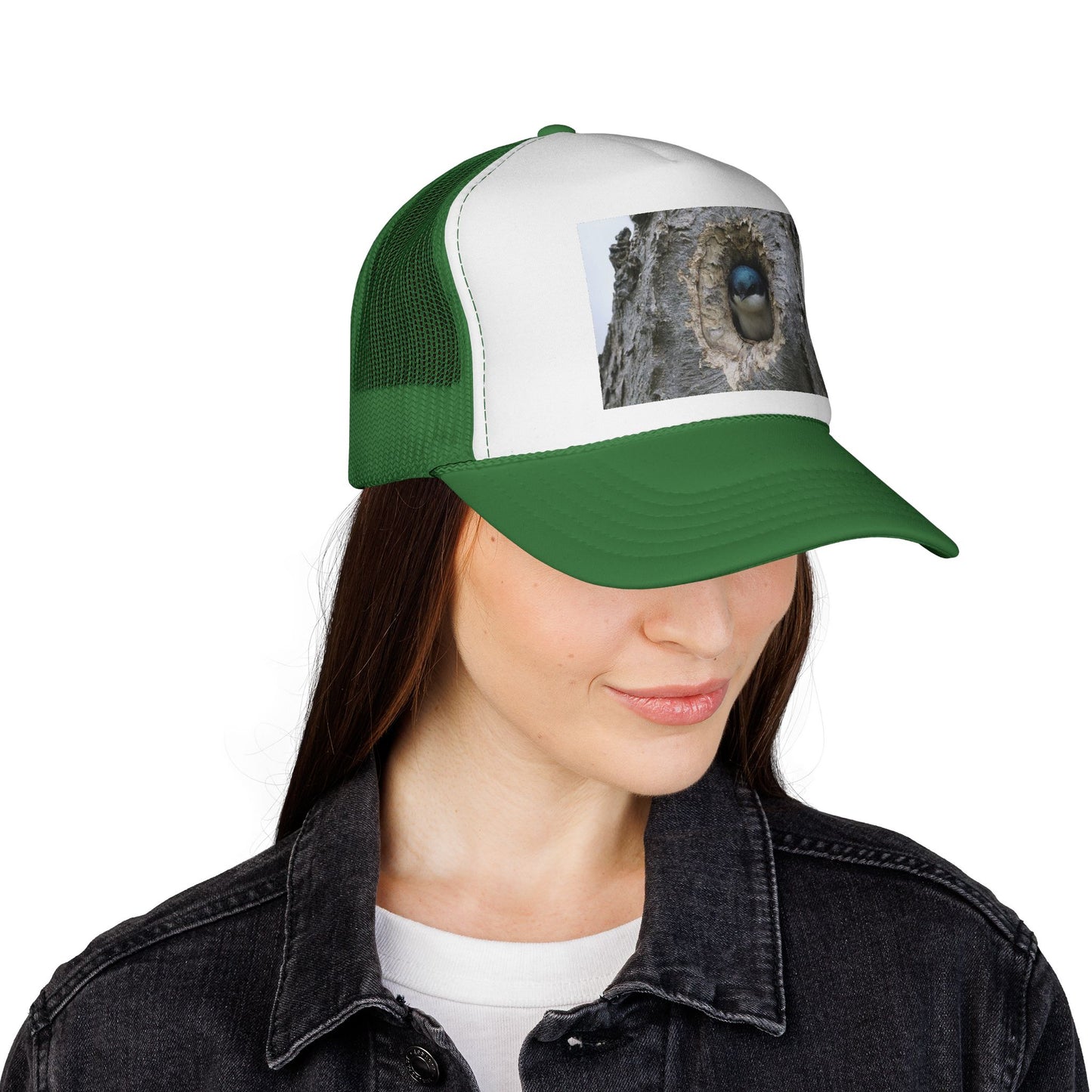 Bluebird Nest Trucker Cap – Cute Bird in Tree Hole Photo Hat