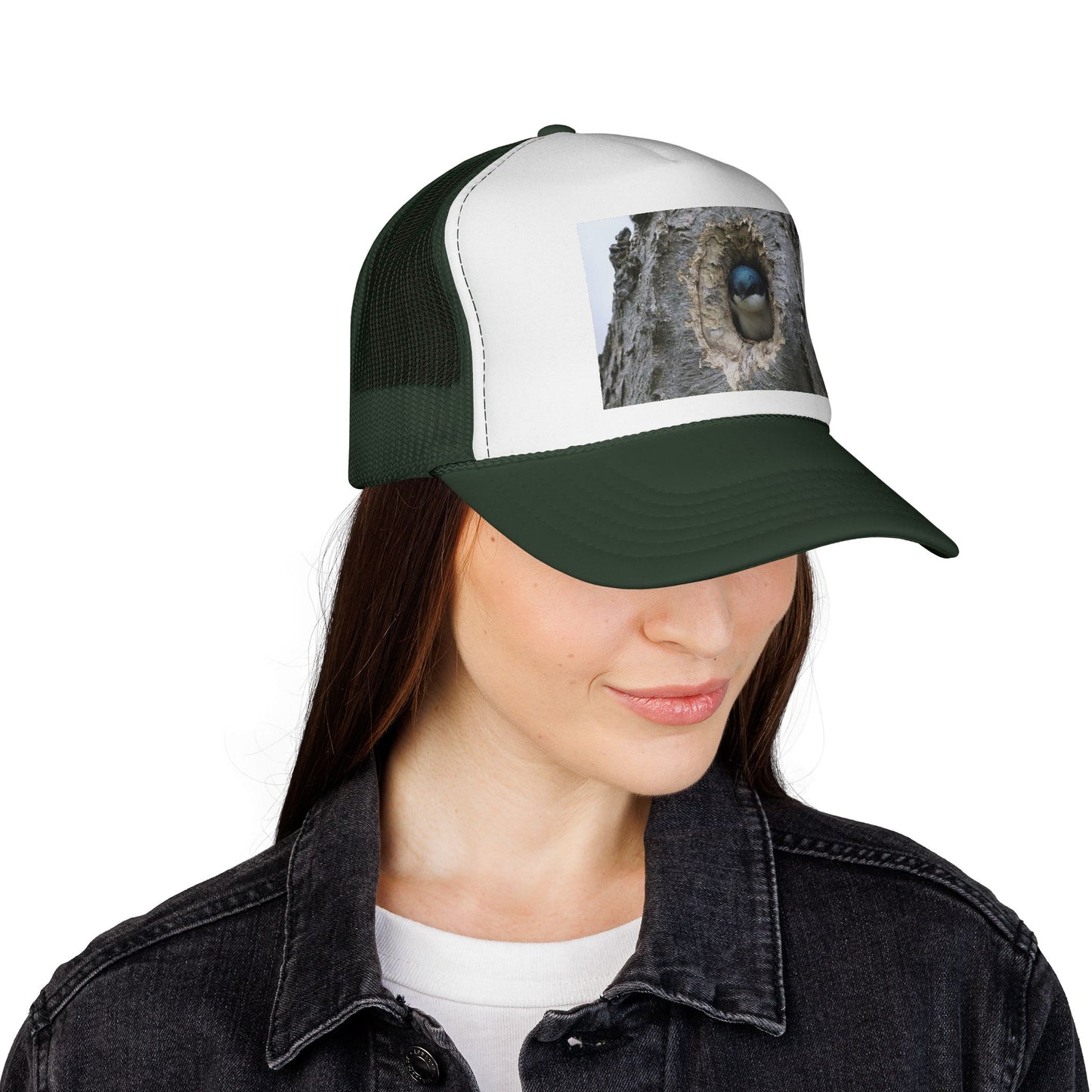 Bluebird Nest Trucker Cap – Cute Bird in Tree Hole Photo Hat